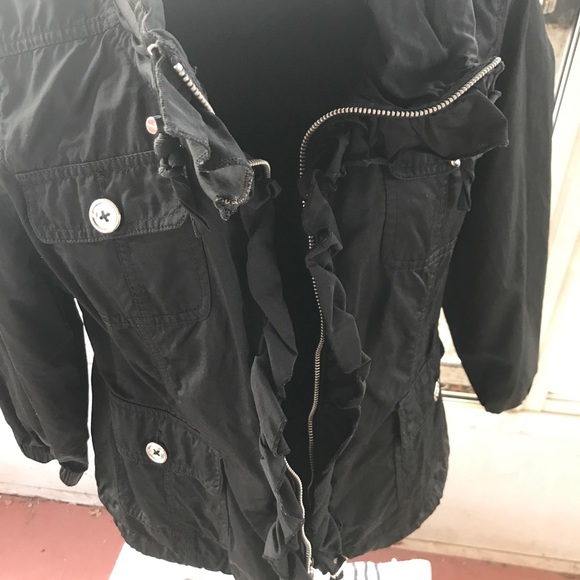 White House Black Market Black Ruffled Lapel Light Nylon Jacket Size 14 - Picture 4 of 10